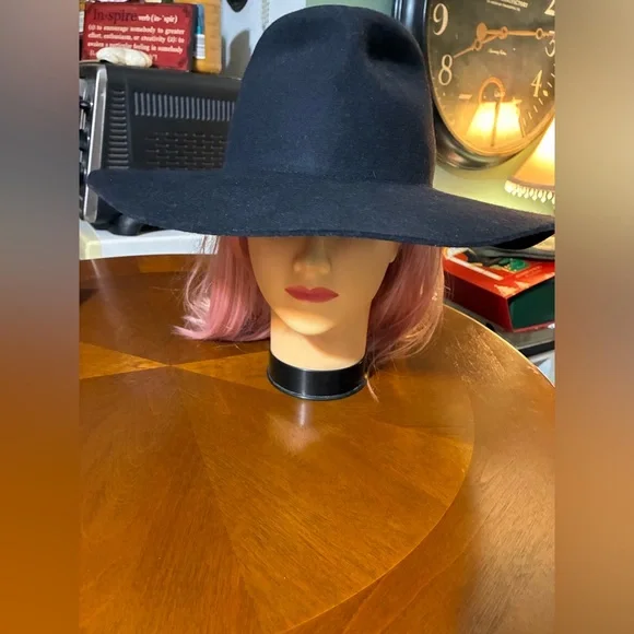 Navy wool Fedora by Biltmore for Made-well-Small/Med. EUC - Picture 3 of 7